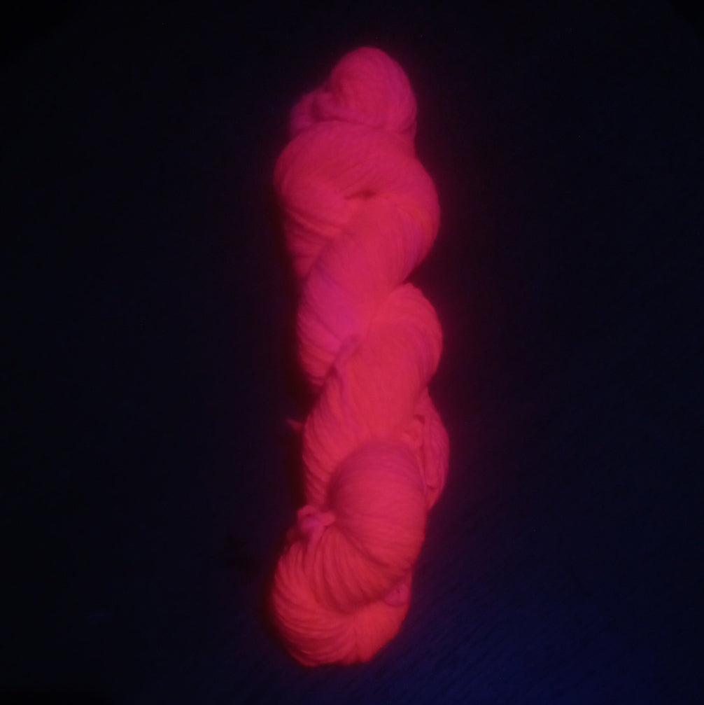 Alpaca Yarn - Fluorescent Pink Fingering
