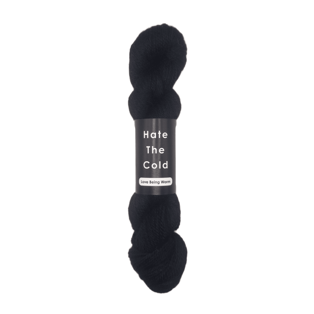 Hand-dyed yarn made of 100% baby alpaca in black