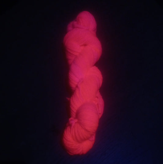 Alpaca Yarn - Fluorescent Pink Fingering